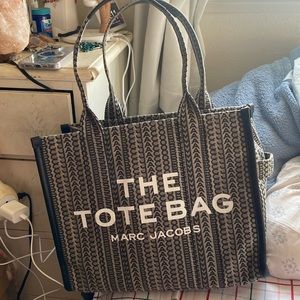 The tote by marcJacobs
